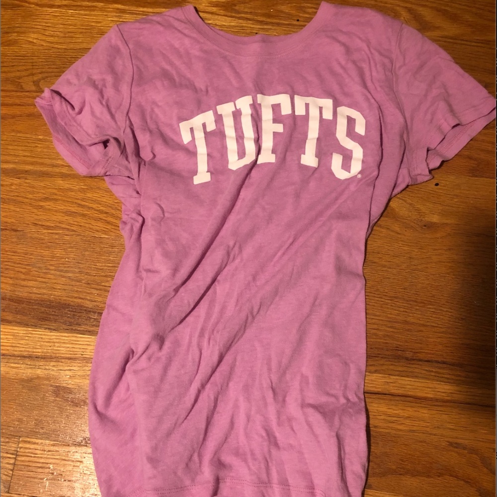 Light purple Tufts T-shirt